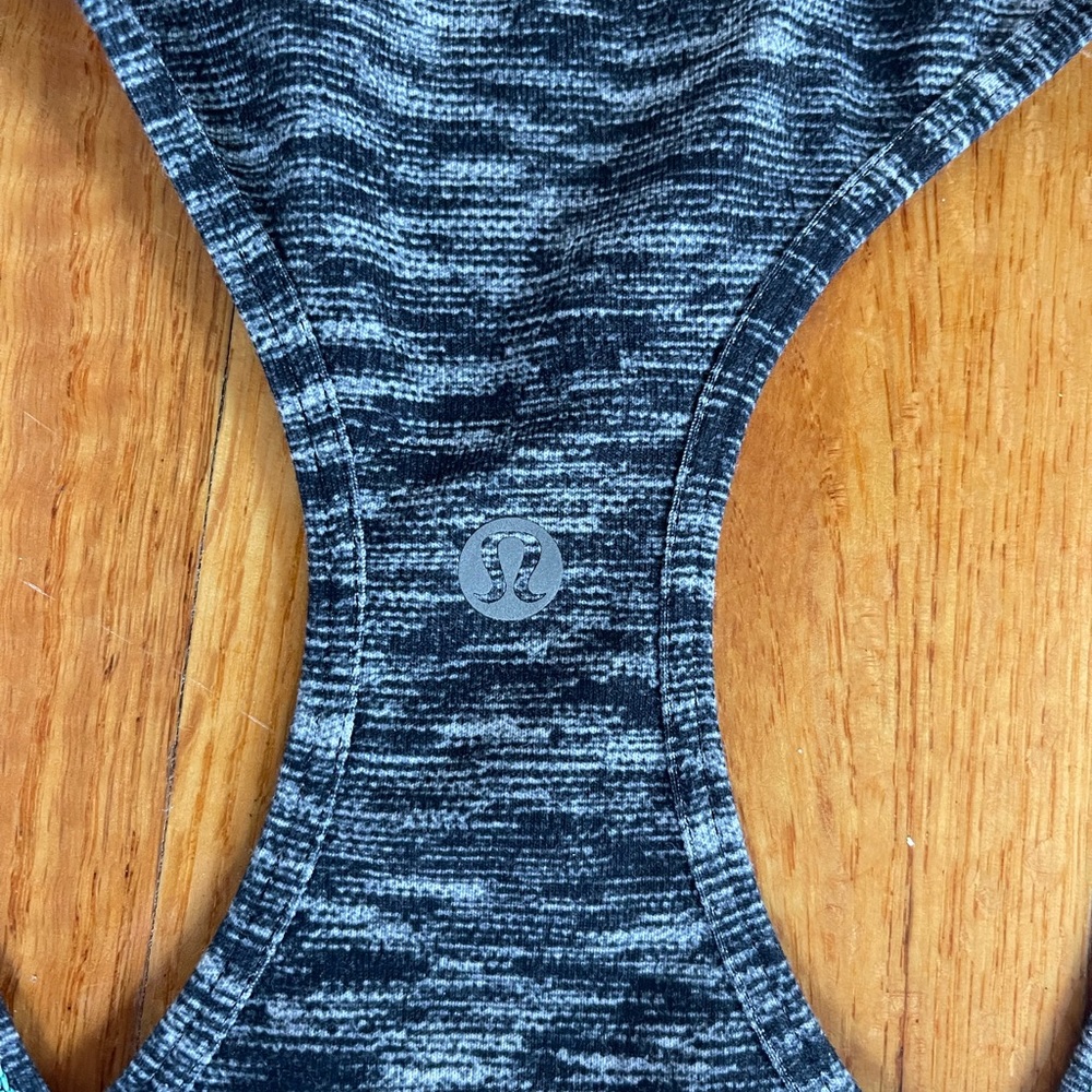 Lululemon Razor Back Tank Top - Picture 3 of 3